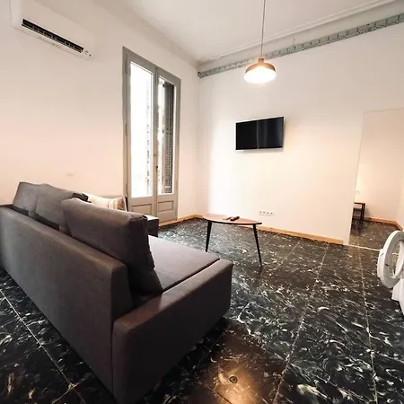 - Eixample Entresuelo Lejlighed *