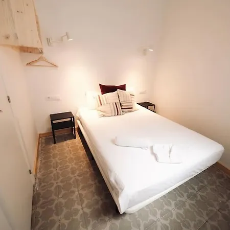 - Eixample Entresuelo Apartment